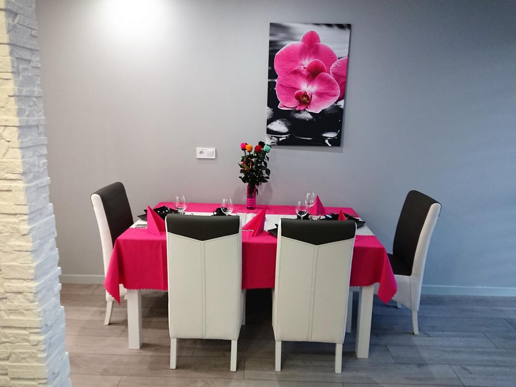 키엘체 Apartament Exclusive 아파트 외부 사진
